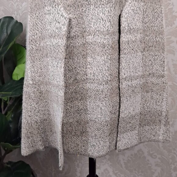 Yaira Size Small Tan/Cream Plaid Knit Sweater Vest Pockets Waterfall Front EUC - Picture 9 of 13